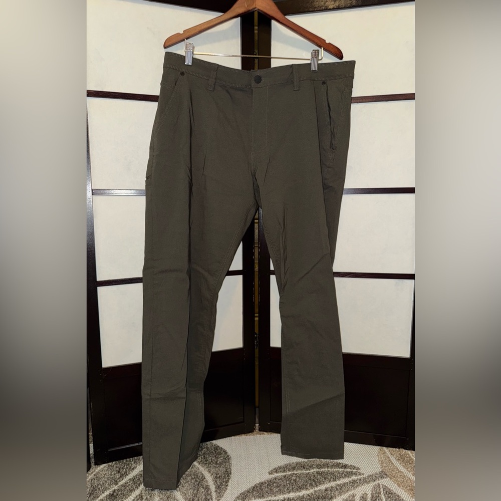 Weatherproof Men's Dark Olive Cargo Pants